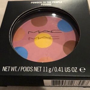 LE MAC & Beth Ditto Powder to the People Powder